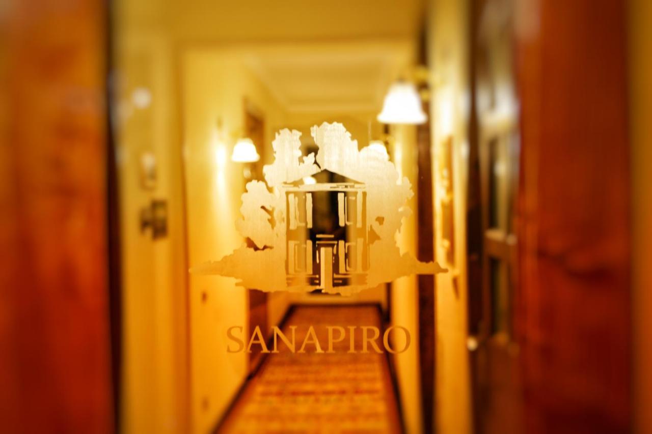 Sanapiro Hotel Kutaissi Exterior foto